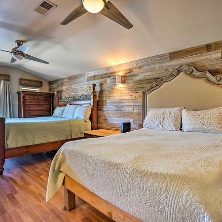Waterfront Guadalupe River Lodge Home With Dock! Сегин Экстерьер фото