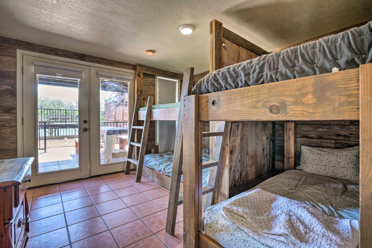 Waterfront Guadalupe River Lodge Home With Dock! Сегин Экстерьер фото