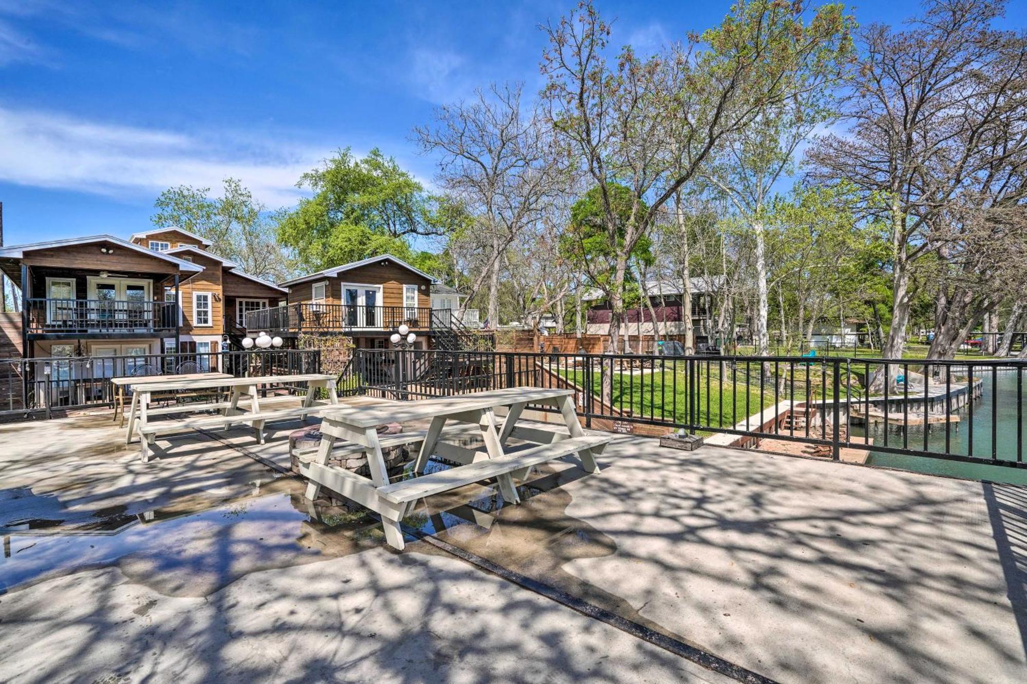 Waterfront Guadalupe River Lodge Home With Dock! Сегин Экстерьер фото